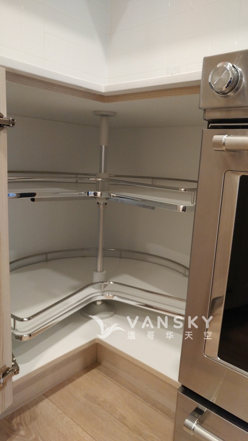 251116102312_revolving .jpg